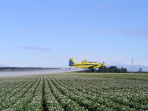 Cropduster_spraying_pesticides
